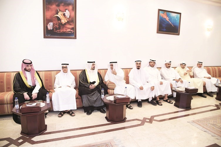 من الحضور﻿