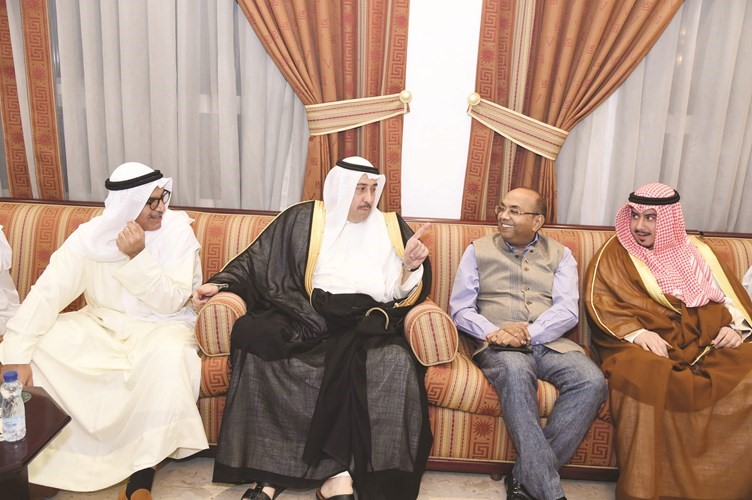 السفير الهندي سونيل جين في حديث باسم مع الشيخ فيصل الحمود﻿