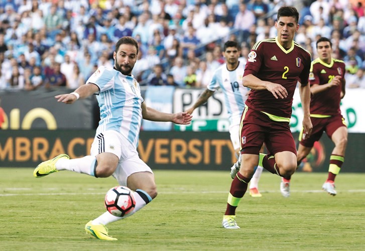 هيغواين عاد للتسجيل رويترز