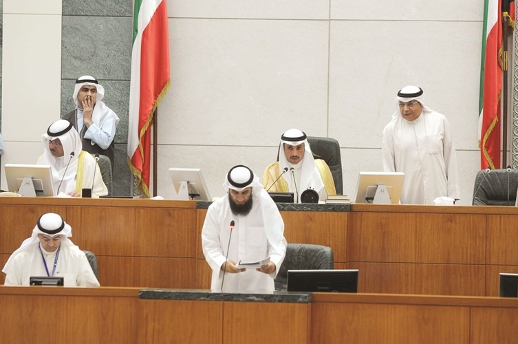 الرئيس الغانم والشيخ خالد الجراح ويبدو الامين العام علام الكندري هاني الشمري