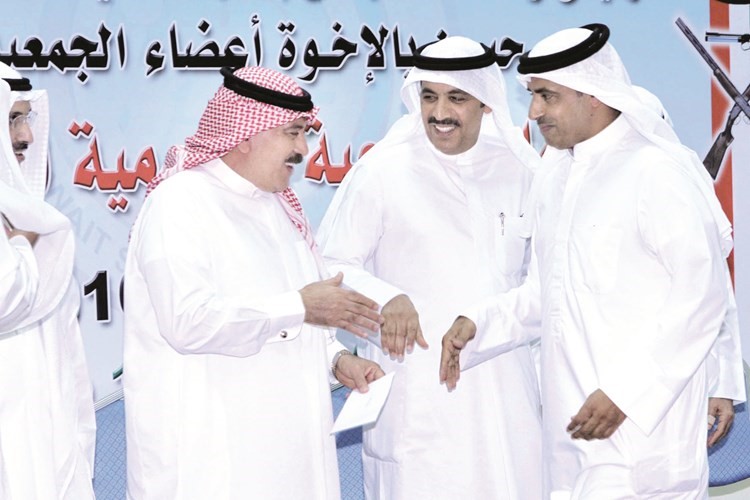 اللواء محمود الدوسري يكريم البطل فهيد الديحاني﻿