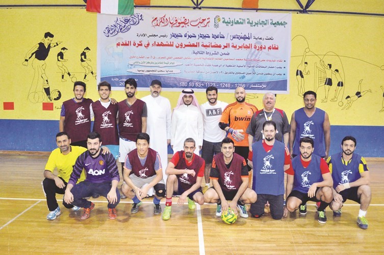 الفريقان قبل بدء المباراة﻿