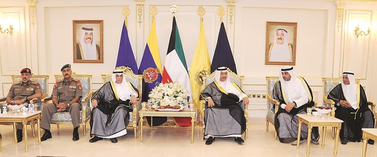 سمو الشيخ جابر المبارك والشيخ خالد الجراح والشيخ محمد العبدالله والفريق الركن محمد الخضر وجسار الجسار والفريق الركن عبدالله النواف﻿