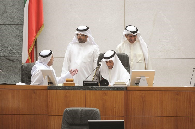 الرئيس الغانم مع معادل الخرافي وسيف العازمي ودعبدالله الطريجي﻿