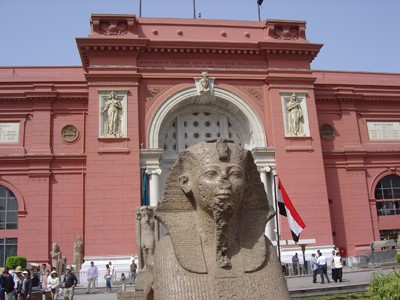المتحف المصري يستقبل غطاءي تابوتين أثريين عائدين من إسرائيل اليوم
