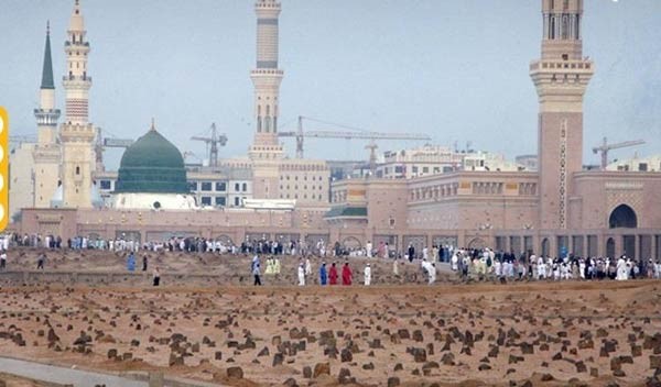 حادث مأساوي يودي بحياة 8 من عائلة سعودية أثناء عودتهم من العمرة.. ودفنهم بالبقيع