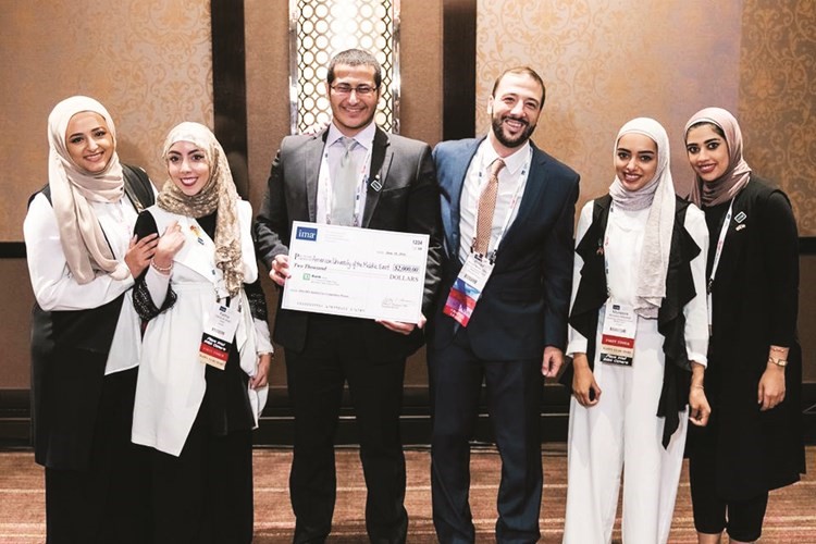 AUM تفوز بالمركز الأول في العالم بمسابقة IMA في أميركا