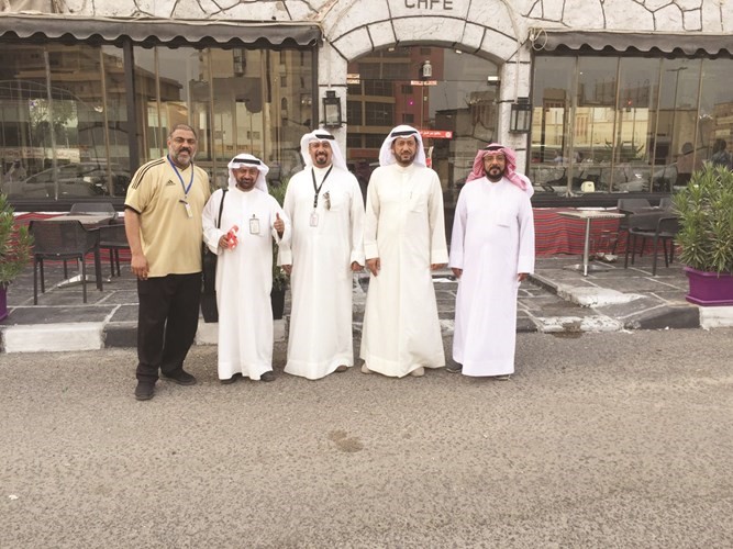فريق البلدية خلال الحملة الميدانية ﻿