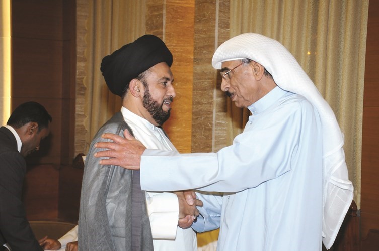 السيد حسين القلاف مباركا﻿