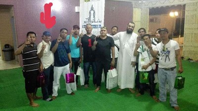 بالصور.. قسّ فلبيني يُتوفى صائماً بعد 6 أيام من إشهار إسلامه بالرياض