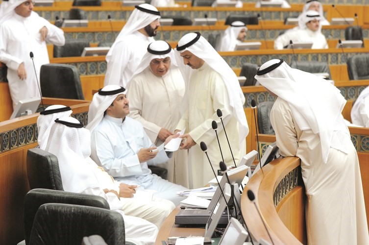 الشيخ خالد الجراح وجمال العمر وسلطان اللغيصم ﻿