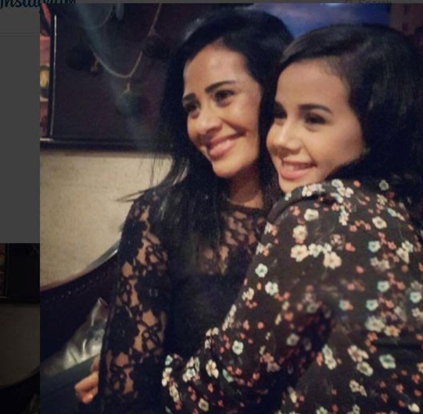 منة عرفة تنشر أول صورة لشقيقها.. شاهد