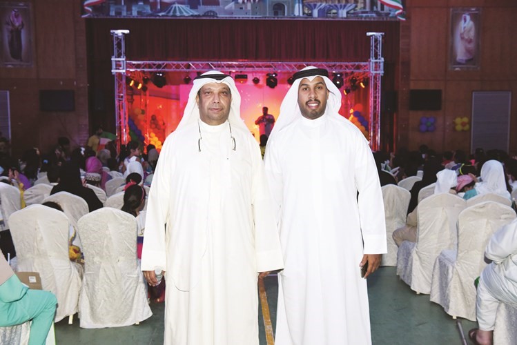 صلاح اللهو يسار خلال الاحتفال ﻿