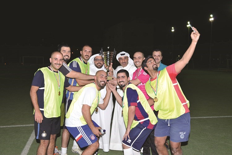 «وربة» ينظم بطولة رمضانية كروية لموظفيه
