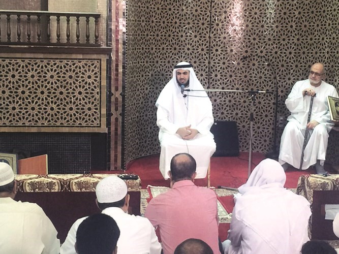دفهد الميموني متحدثا للحضور﻿
