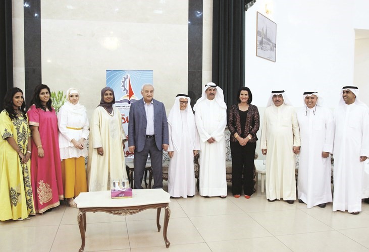 د بدر العيسى وفهد المعجل وداحمد الاثري وعدد من اعضاء هيئة تدريب التطبيقي
