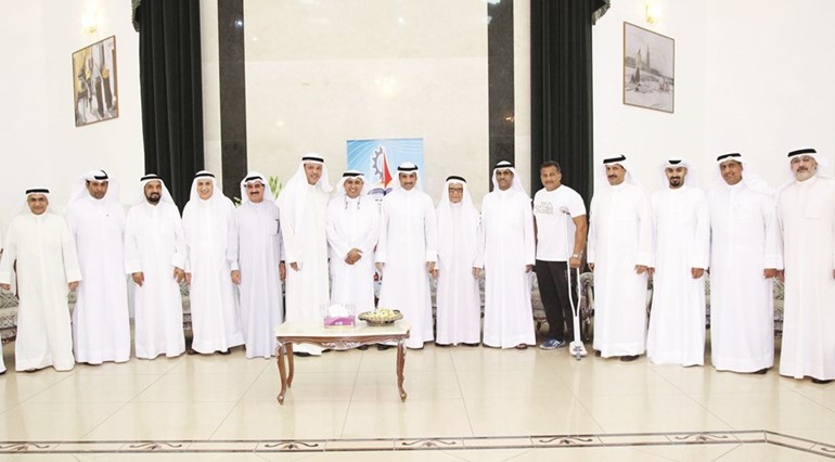رئيس مجلس الامة مرزوق الغانم واحمد المنيس