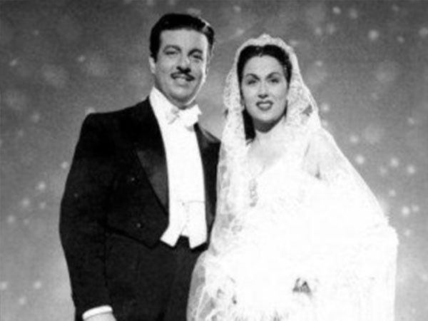 22 فنانة تزوجن 12 رجلًا: فنانة انفصلت عن زوجها فتزوجته زميلتها