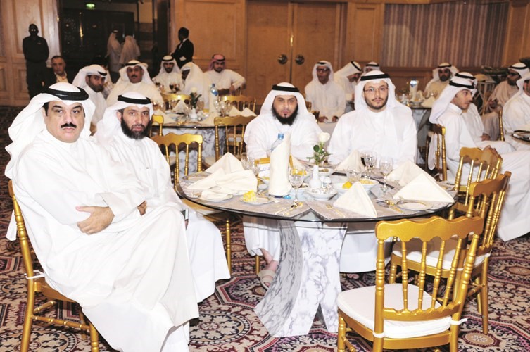 جانب من مديري ادارات البلدية خلال الغبقة ﻿