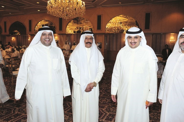 فهد الصانع ومحمد المعجل يباركان ﻿