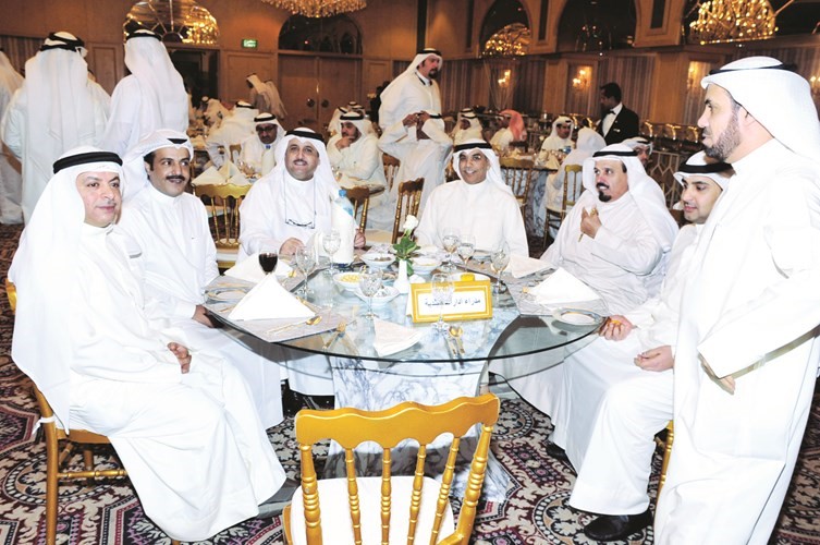الزميل بداح العنزي وعبدالمحسن ابا الخيل واسامة العميري وخلف المطيري ويوسف الشلال وعدد من المهنئين ﻿