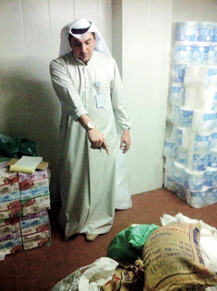 «التجارة» تدهم مطعماً متورطاً بالشواء في الشارع وتحيل مسؤوليه إلى النيابة