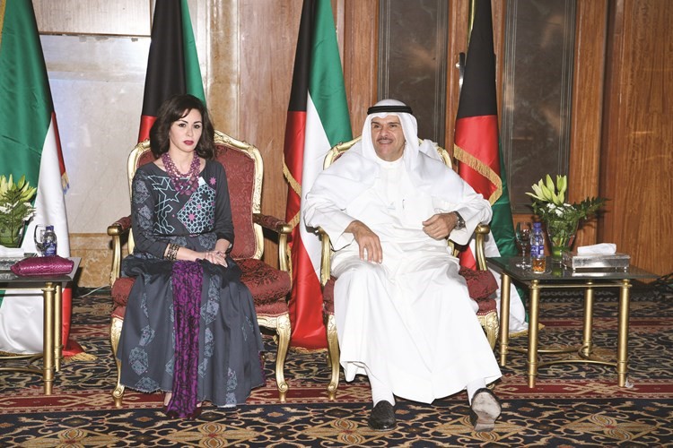 الشيخ سلمان الحمود والشيخة الزين الصباح