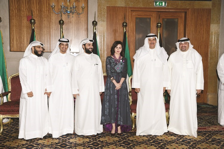 الشيخ سلمان الحمود والشيخة الزين الصباح وجمال النصرالله وعبدالرحمن المطيري