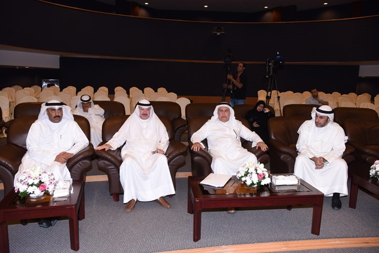 عبداللطيف السريع في مقدمة الحضورريليش كومار﻿