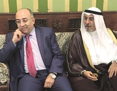الشيخ د محمد الصباح مقدما التهاني ﻿