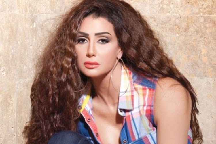 غادة عبدالرازق تستنجد بالشيخ الشعراوي لترد على مهاجميها 