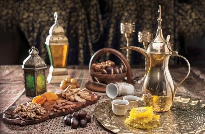كيف تتعامل الدول العربية مع "الافطار جهراً" في رمضان!