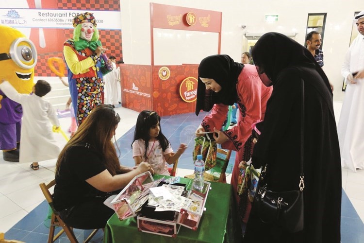 مشاركة الاطفال فرحة القرقيعان