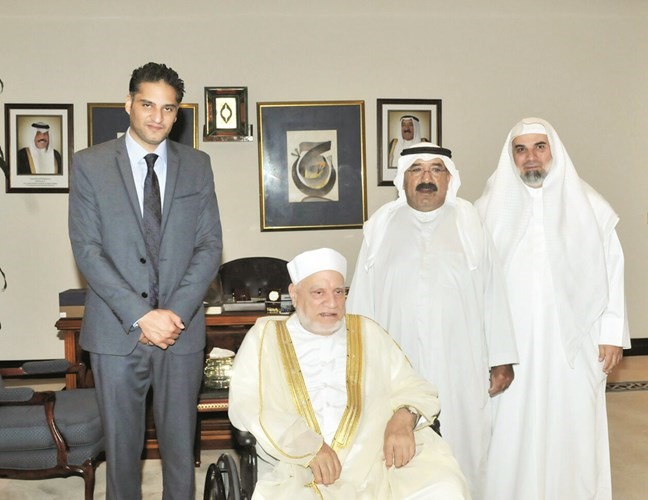  الشيخ ناصر صباح الاحمد خلال استقباله د احمد عمر هاشم والوفد المرافق﻿