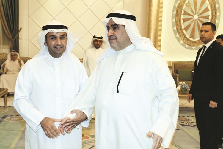 احمد اسماعيل بهبهاني ودنايف الحجرف خلال الغبقة﻿