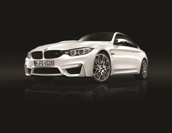 رزمة «المسابقات» الجديدة تعزز الطابع الرياضي لسيارتي BMW M3 وM4 الجديدتين كلياً