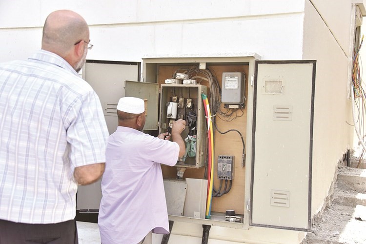 قطع التيار الكهربائي عن احد المنازل ﻿