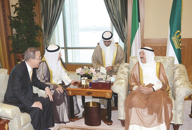 صاحب السمو الامير الشيخ صباح الاحمد مستقبلا بان كي مون ﻿