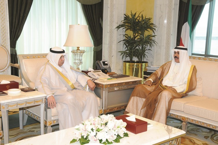سمو ولي العهد الشيخ نواف الاحمد مستقبلا الشيخ خالد الجراح 