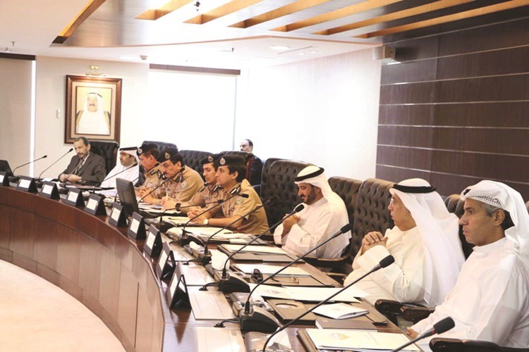 معنيون: الازدحام المروري يؤثر مباشرة على التنمية والحل في إنشاء بنية تحتية خارج المنطقة الحضرية