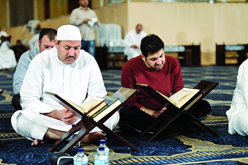 اعتكاف واغتنام الليالي المباركة