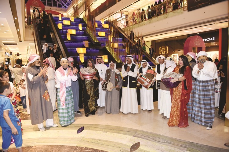 قرقيعان «ذا غيت مول» يدخل البهجة لقلوب الصغار