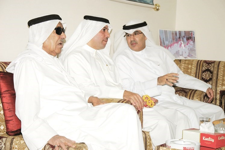 م احمد الحمد مع ابناء الدائرة﻿