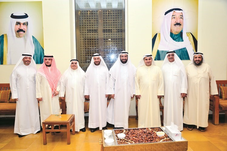 د علي العمير متوسطا الحضور خلال الغبقة الرمضانيةشانافاس قاسم﻿