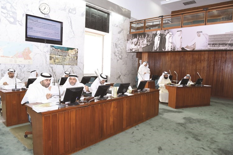 عدد من الاعضاء خلال الجلسةريليش كومار