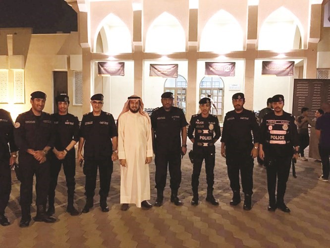 اللواء ابراهيم الطراح ود وليد الشعيب خلال الجولة