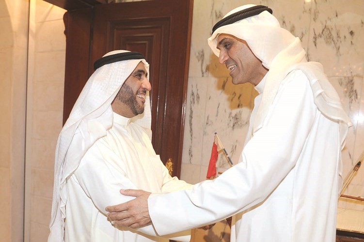 محمد الدلال مهنئا﻿