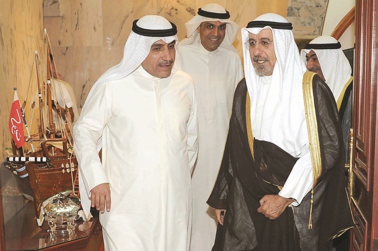  فيصل البرجس وحمد البرجس يستقبلان الشيخ دمحمد الصباح ﻿
