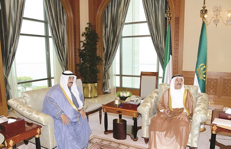 صاحب السمو الامير الشيخ صباح الاحمد مستقبلا سمو الشيخ ناصر المحمد