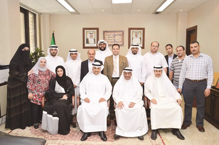 المستشار ضرار العسعوسي متوسطا المكرمين﻿